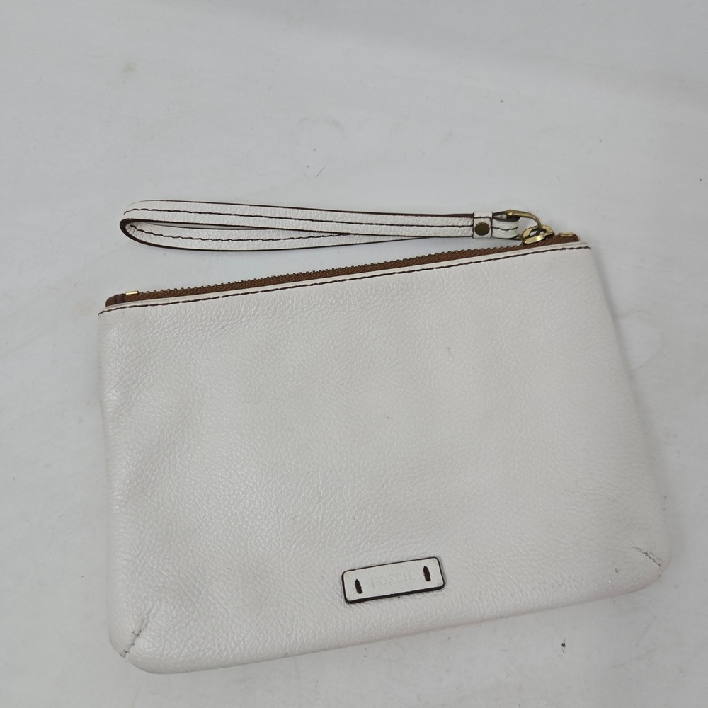 Fossil White Brown Pebbled Leather Wristlet Zip Pouch Wallet Card Slots